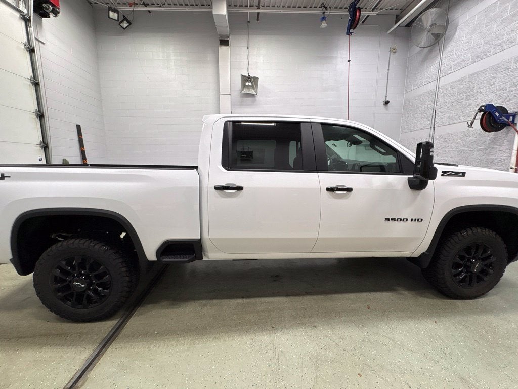 2026 Chevrolet Silverado 3500 HD LT Crew Cab Standard Box 4WD