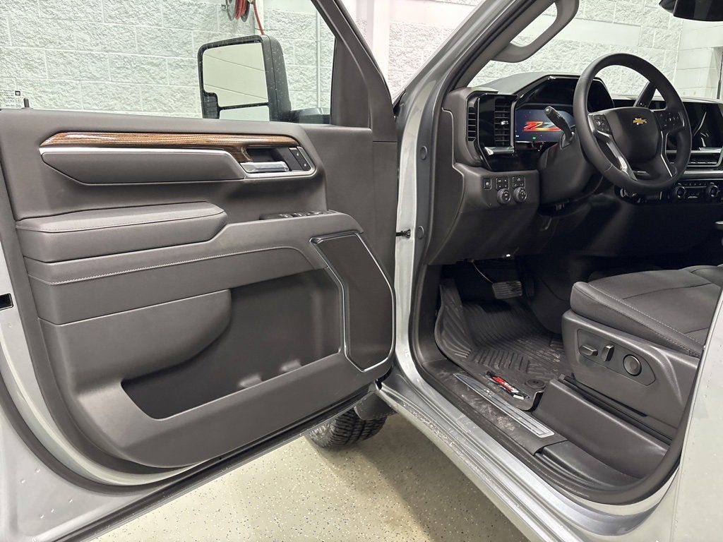 2026 Chevrolet Silverado 3500 HD LT Crew Cab Standard Box 4WD