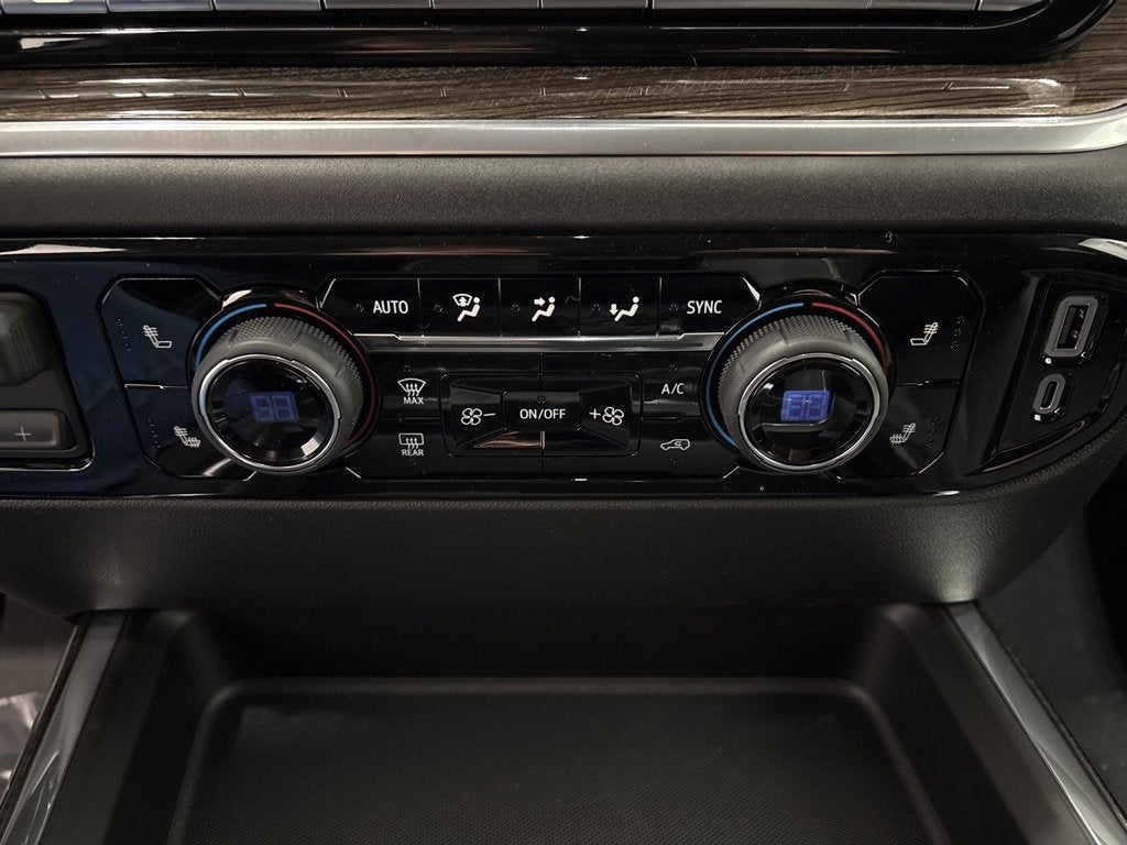 2026 Chevrolet Silverado 3500 HD LT Crew Cab Standard Box 4WD