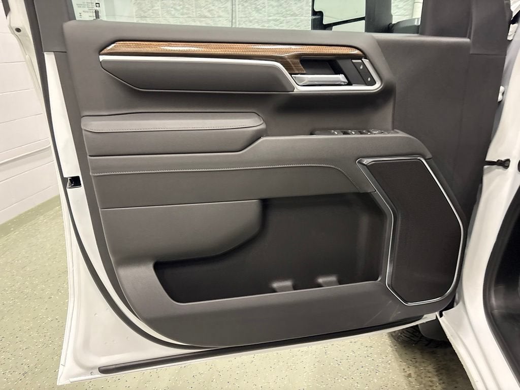 2026 Chevrolet Silverado 3500 HD LT Crew Cab Standard Box 4WD