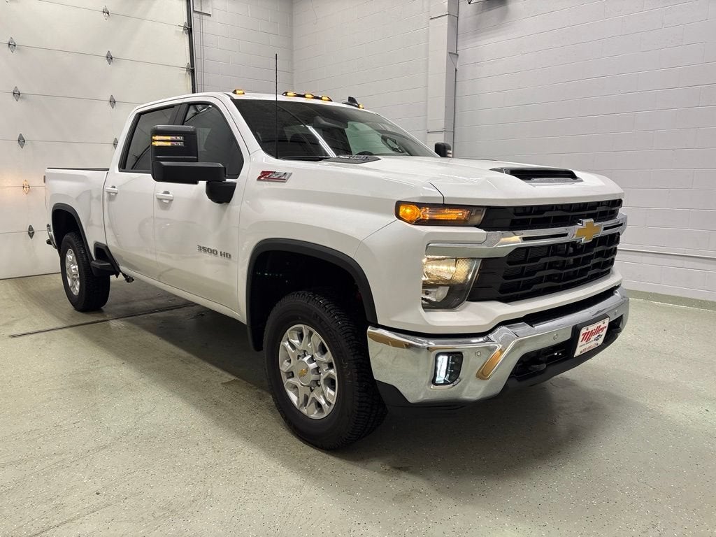 2026 Chevrolet Silverado 3500 HD LT Crew Cab Standard Box 4WD
