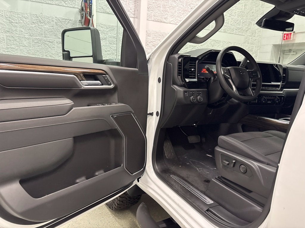 2026 Chevrolet Silverado 3500 HD LT Crew Cab Standard Box 4WD