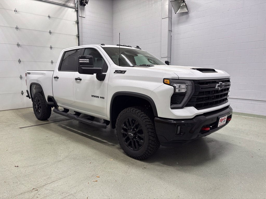 2026 Chevrolet Silverado 3500 HD LT Crew Cab Standard Box 4WD