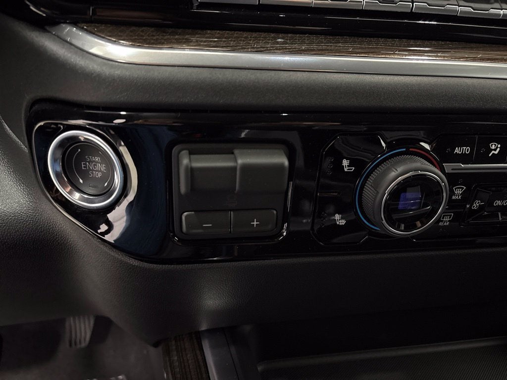 2026 Chevrolet Silverado 3500 HD LT Crew Cab Standard Box 4WD