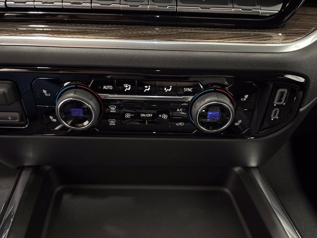 2026 Chevrolet Silverado 3500 HD LT Crew Cab Standard Box 4WD