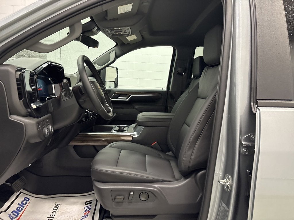 2026 Chevrolet Silverado 3500 HD LT Crew Cab Standard Box 4WD