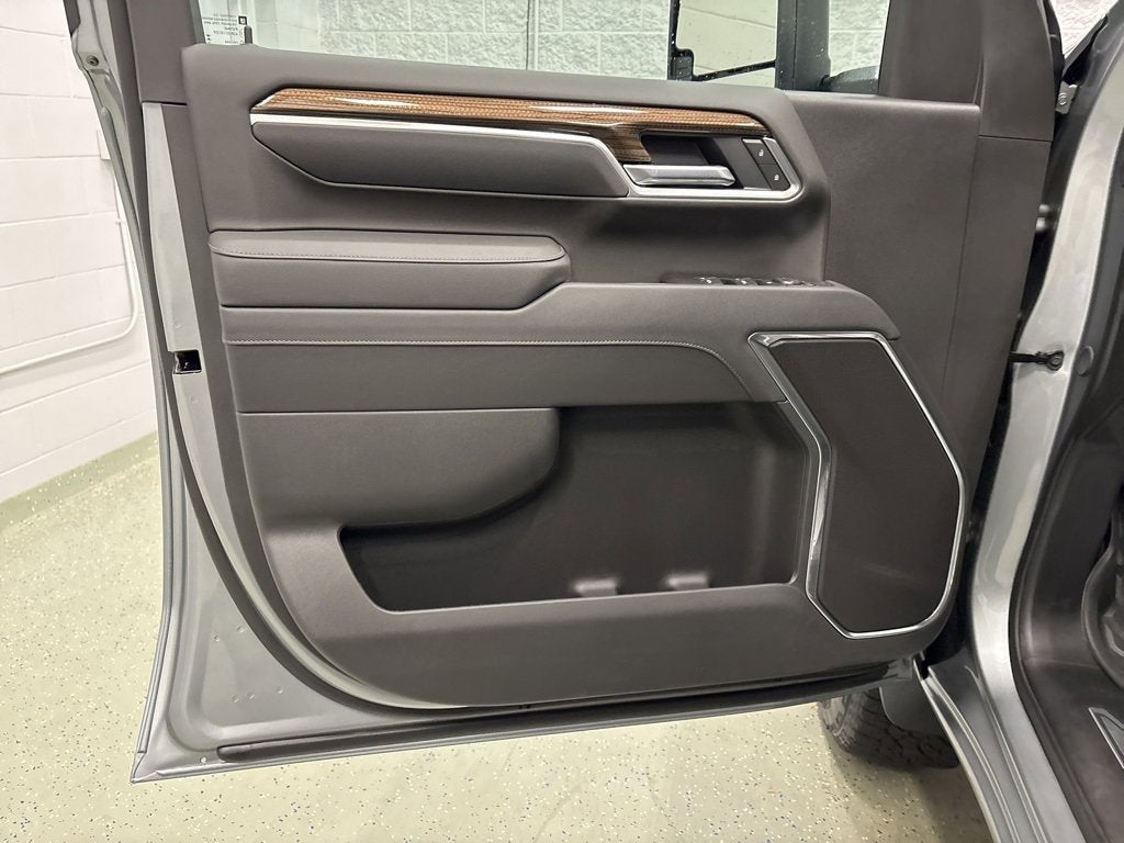 2026 Chevrolet Silverado 3500 HD LT Crew Cab Standard Box 4WD