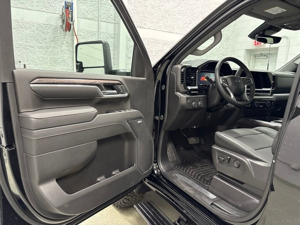 2026 Chevrolet Silverado 3500 HD LTZ Crew Cab Standard Box 4WD