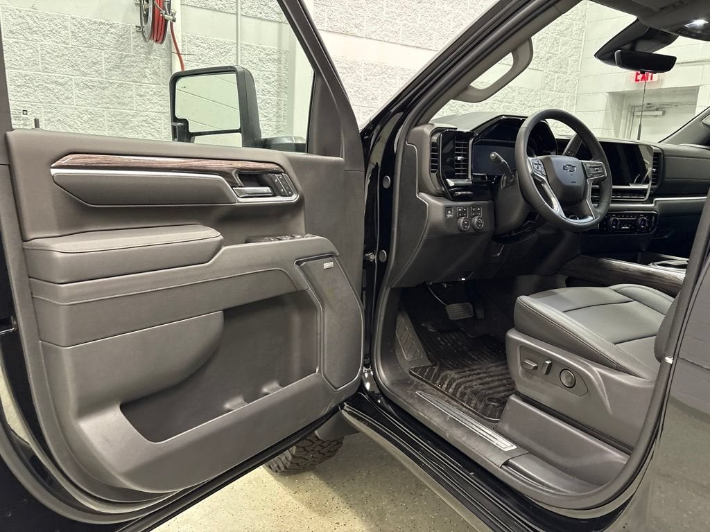 2026 Chevrolet Silverado 3500 HD LTZ Crew Cab Standard Box 4WD