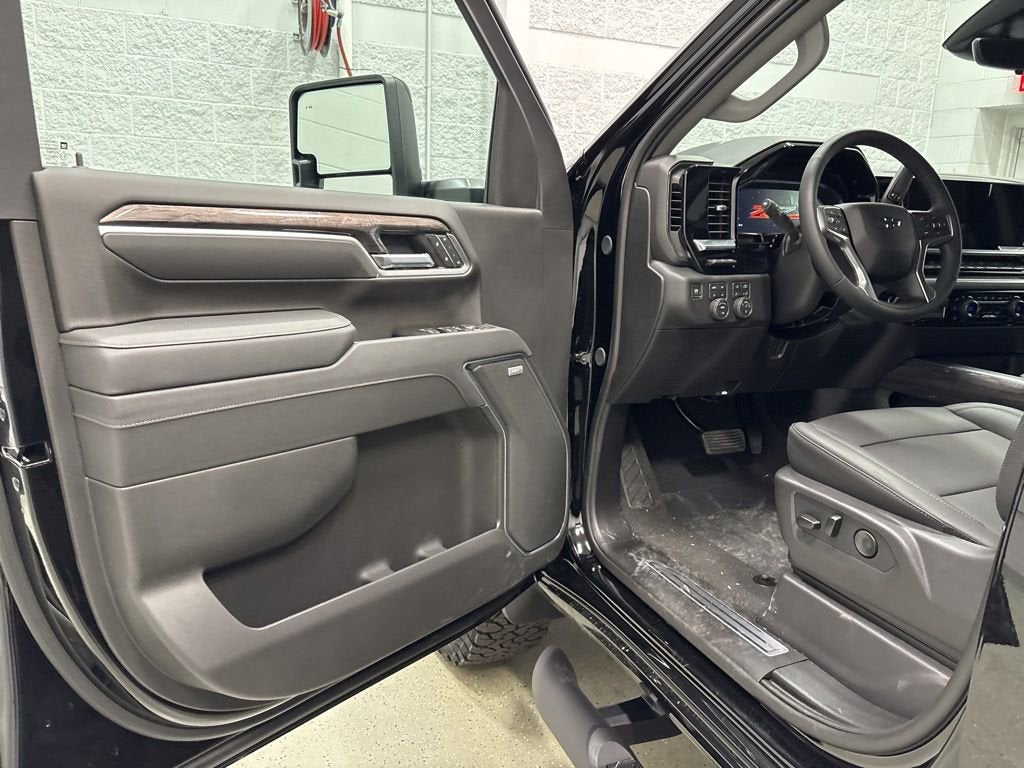 2026 Chevrolet Silverado 3500 HD LTZ Crew Cab Standard Box 4WD