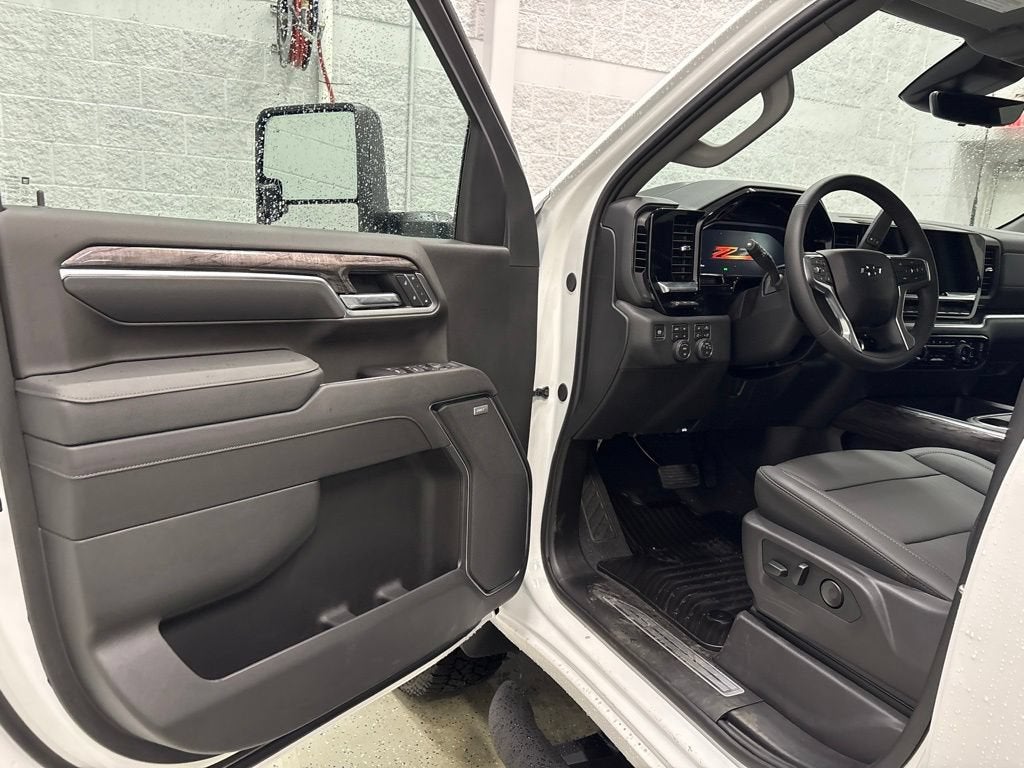 2026 Chevrolet Silverado 3500 HD LTZ Crew Cab Standard Box 4WD