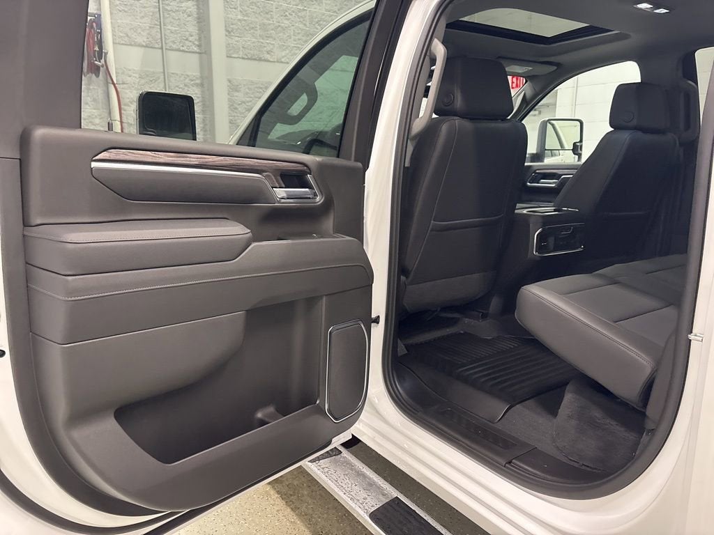 2026 Chevrolet Silverado 3500 HD LTZ Crew Cab Standard Box 4WD