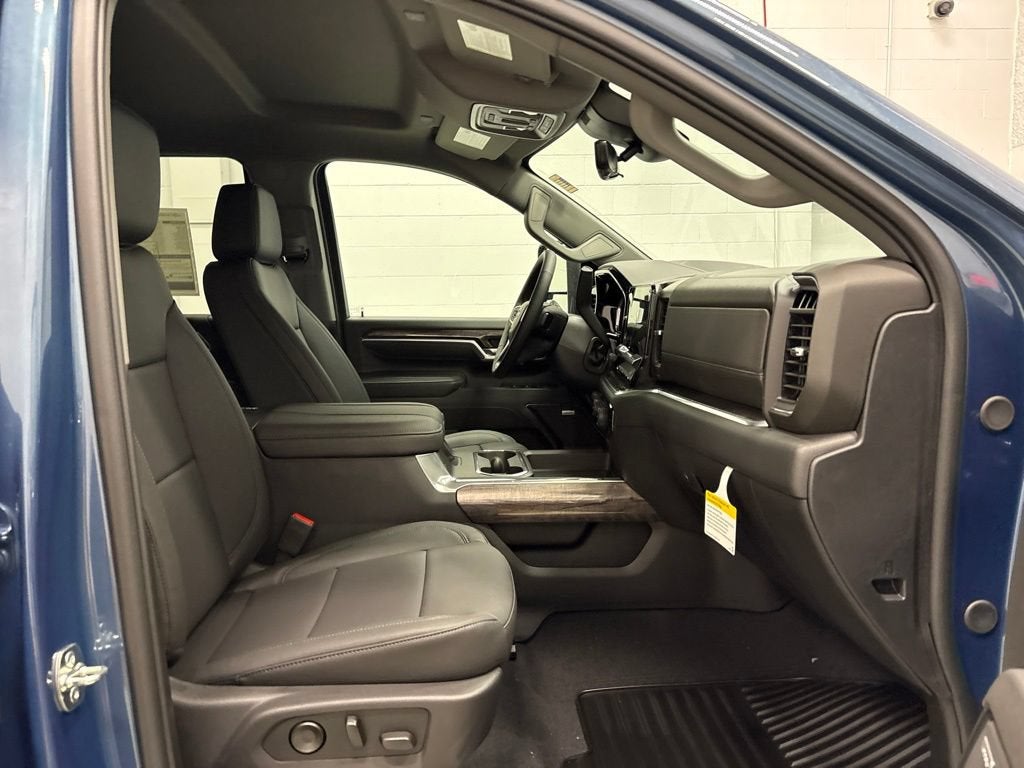 2026 Chevrolet Silverado 3500 HD LTZ Crew Cab Standard Box 4WD