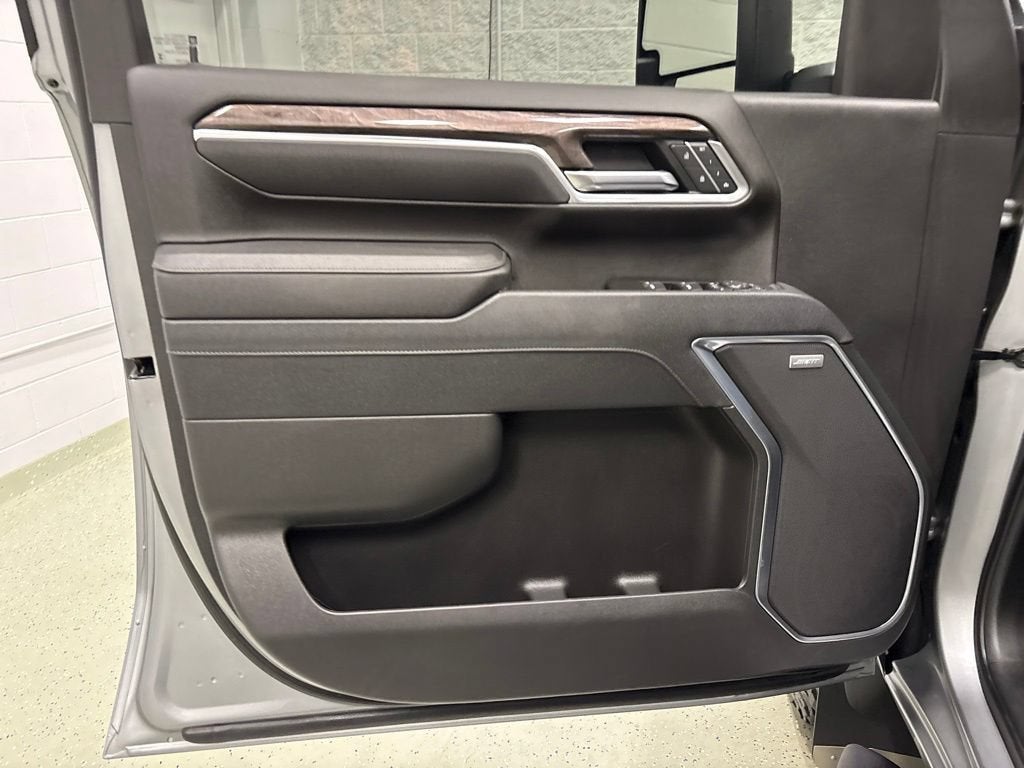 2025 Chevrolet Silverado 3500 HD LTZ