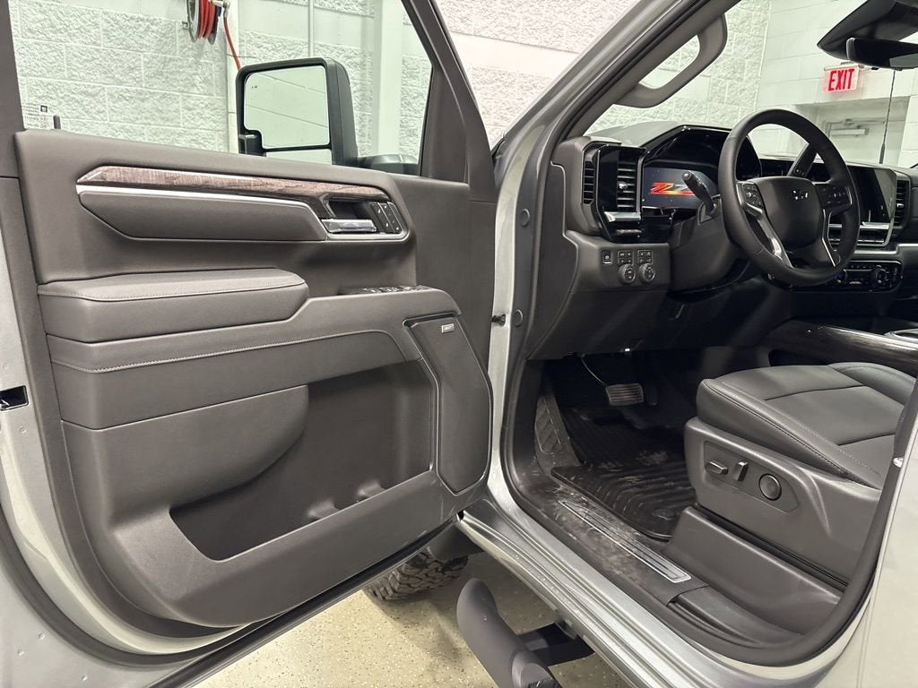 2026 Chevrolet Silverado 3500 HD LTZ Crew Cab Standard Box 4WD