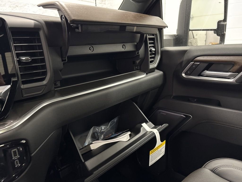 2026 Chevrolet Silverado 3500 HD High Country Crew Cab Standard Box 4WD