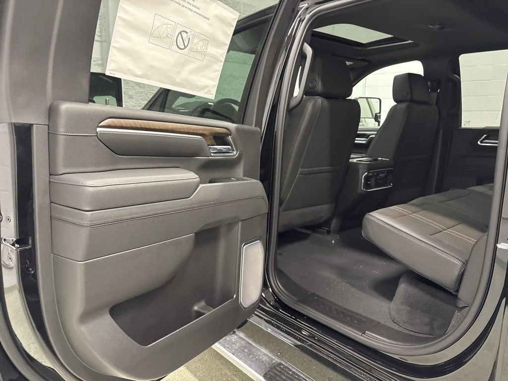 2026 Chevrolet Silverado 3500 HD High Country Crew Cab Standard Box 4WD