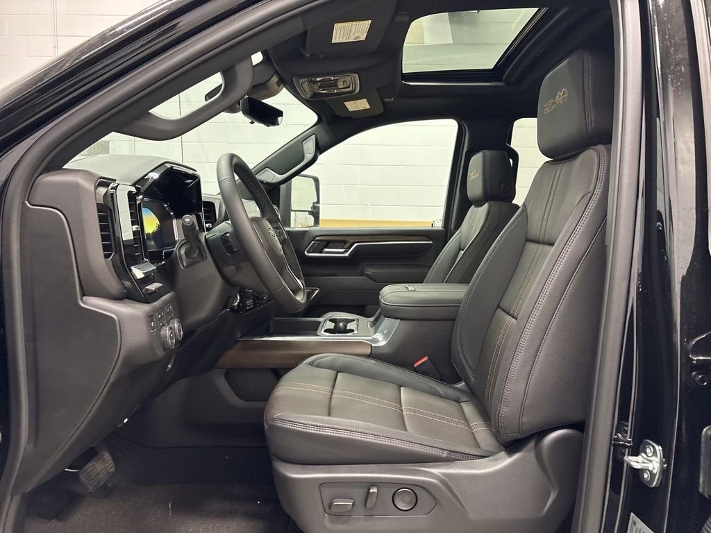 2026 Chevrolet Silverado 3500 HD High Country Crew Cab Standard Box 4WD