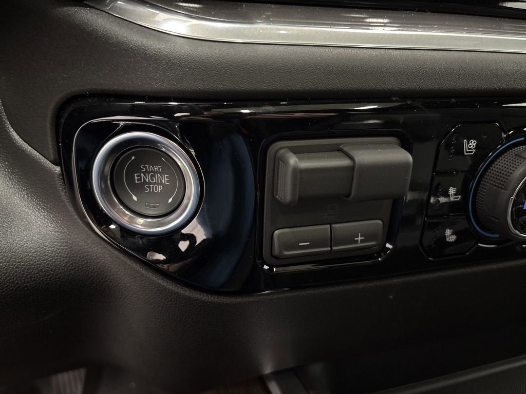 2026 Chevrolet Silverado 3500 HD High Country Crew Cab Standard Box 4WD