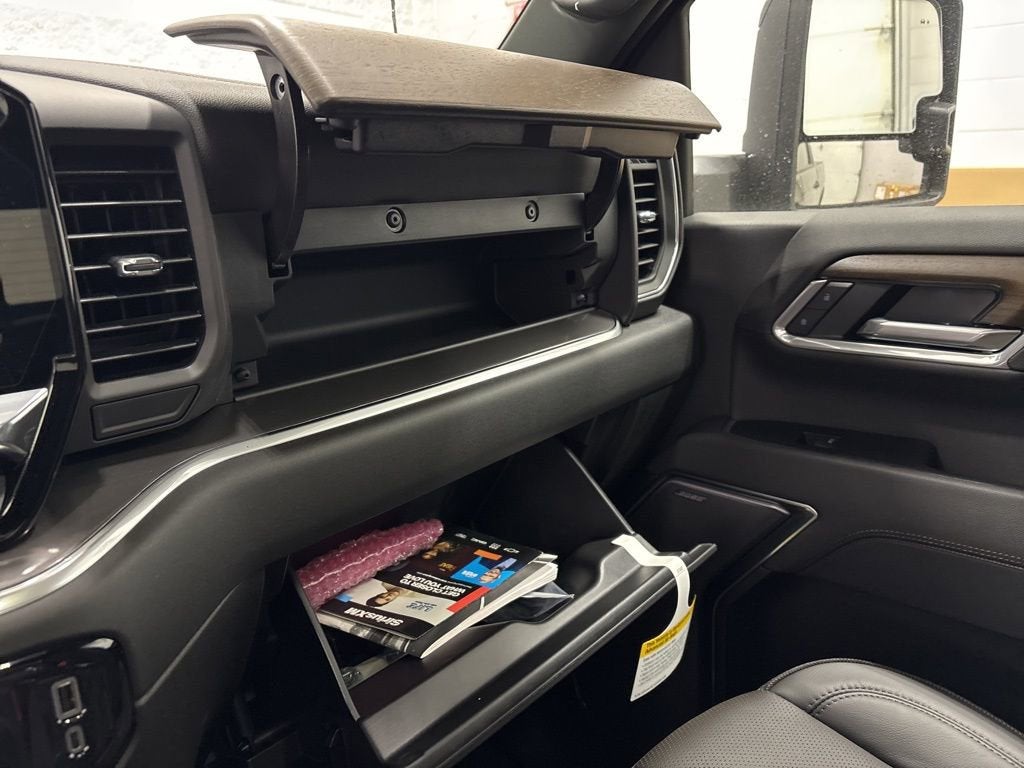 2026 Chevrolet Silverado 3500 HD High Country Crew Cab Standard Box 4WD