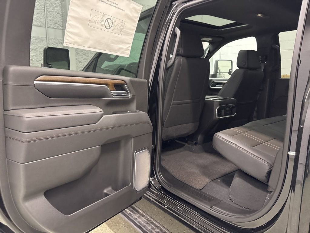 2026 Chevrolet Silverado 3500 HD High Country Crew Cab Standard Box 4WD