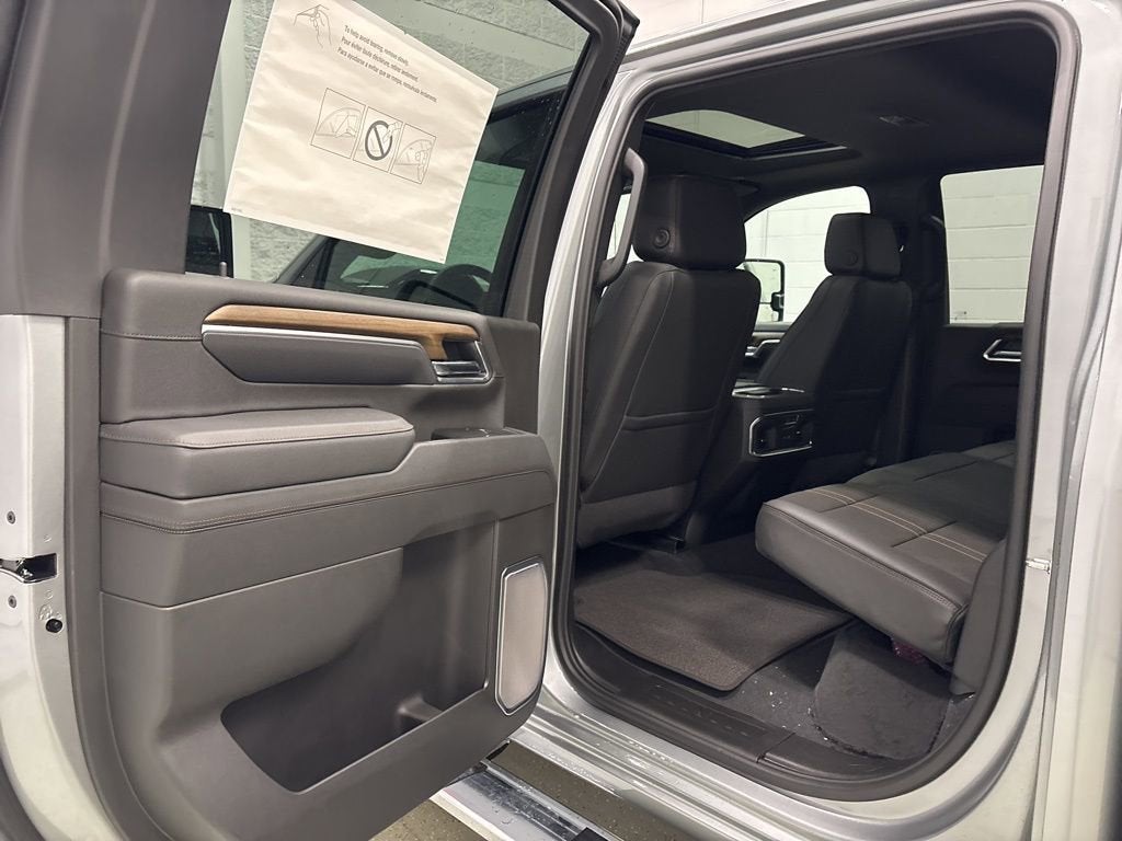 2026 Chevrolet Silverado 3500 HD High Country Crew Cab Standard Box 4WD