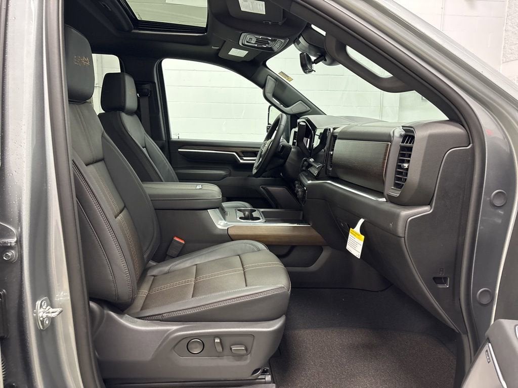 2026 Chevrolet Silverado 3500 HD High Country Crew Cab Standard Box 4WD