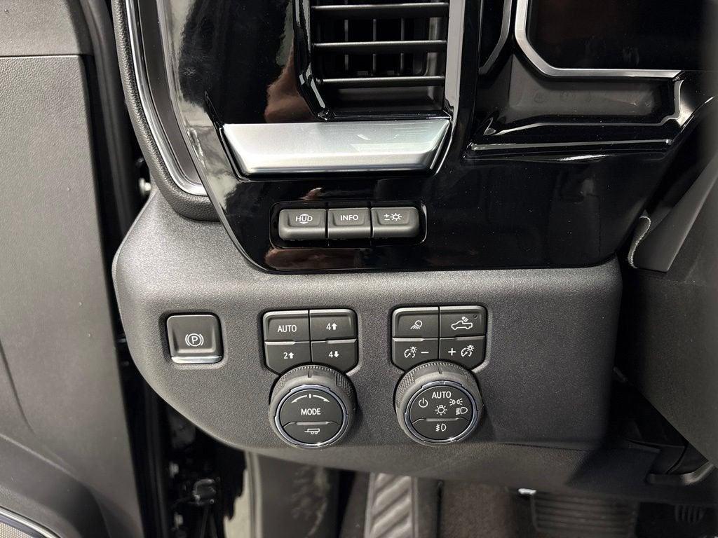 2026 Chevrolet Silverado 3500 HD High Country Crew Cab Standard Box 4WD