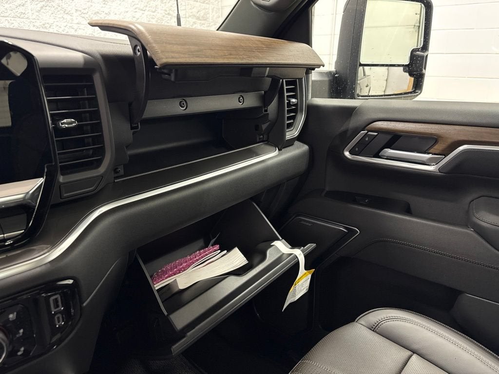 2026 Chevrolet Silverado 3500 HD High Country Crew Cab Standard Box 4WD