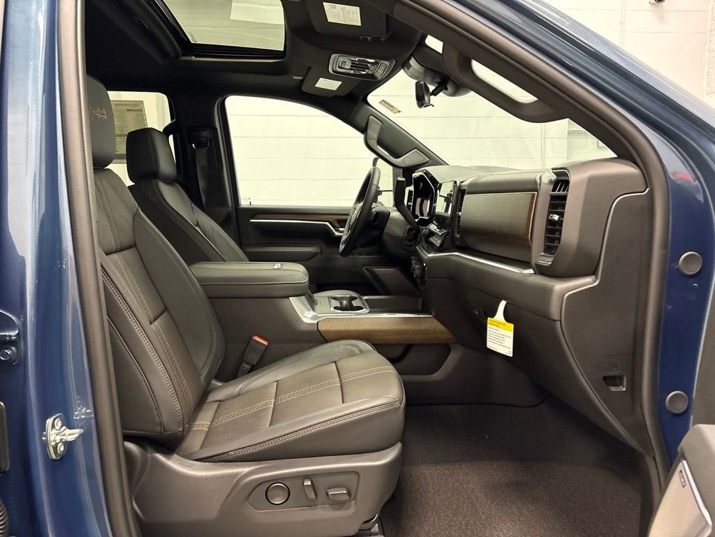 2026 Chevrolet Silverado 3500 HD High Country Crew Cab Standard Box 4WD