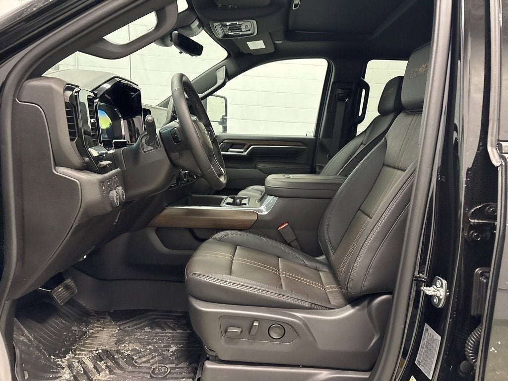 2026 Chevrolet Silverado 3500 HD High Country Crew Cab Standard Box 4WD