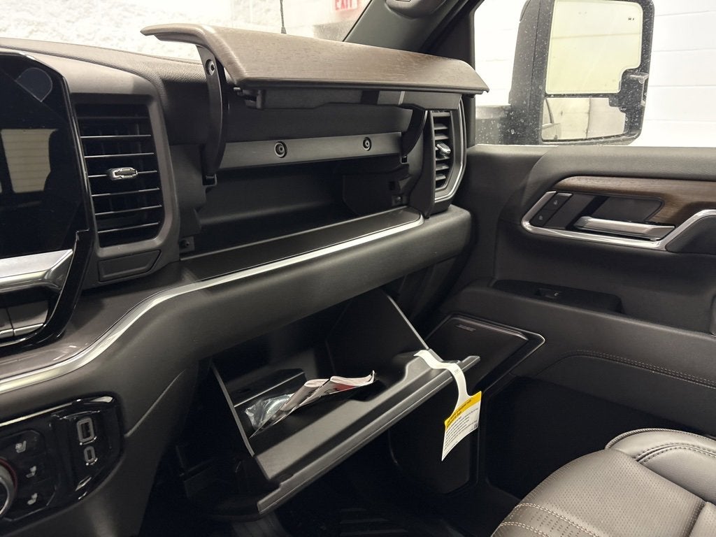 2026 Chevrolet Silverado 3500 HD High Country Crew Cab Standard Box 4WD