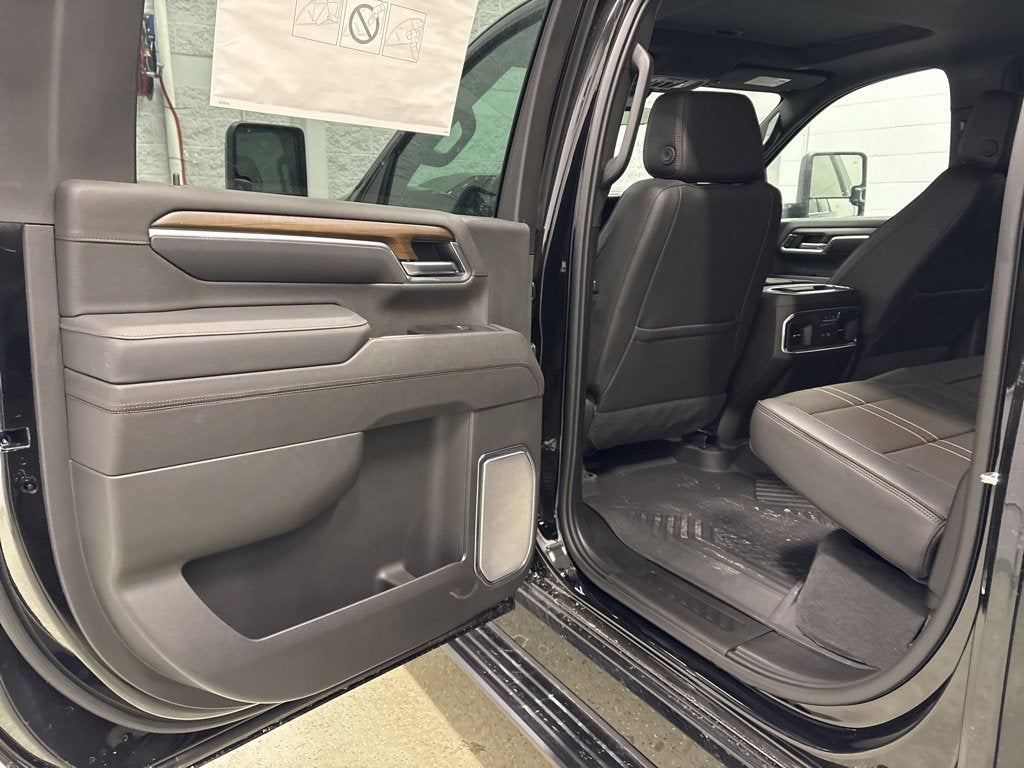 2026 Chevrolet Silverado 3500 HD High Country Crew Cab Standard Box 4WD