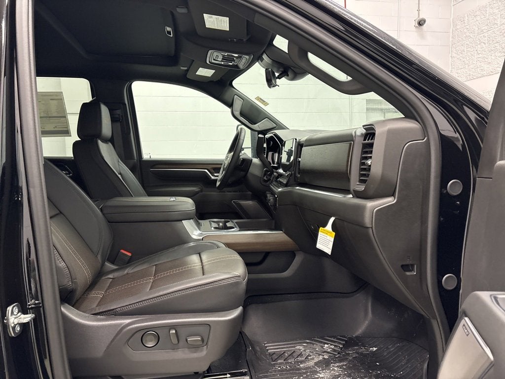 2026 Chevrolet Silverado 3500 HD High Country Crew Cab Standard Box 4WD