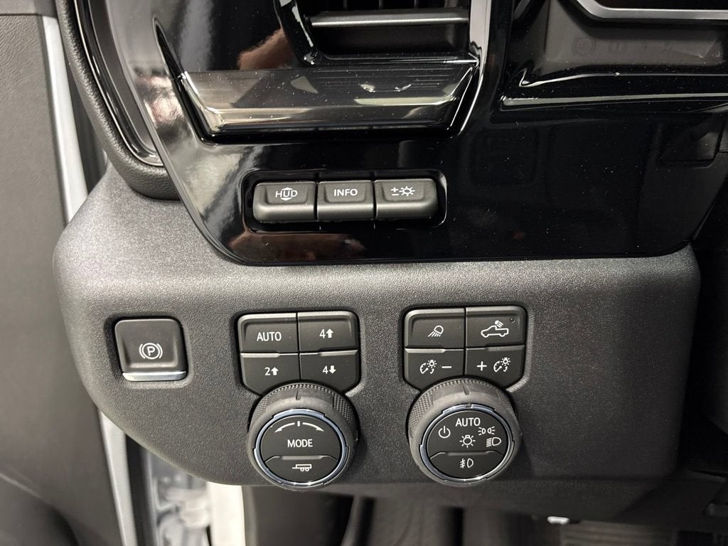 2026 Chevrolet Silverado 2500 HD ZR2 Crew Cab Standard Box 4WD