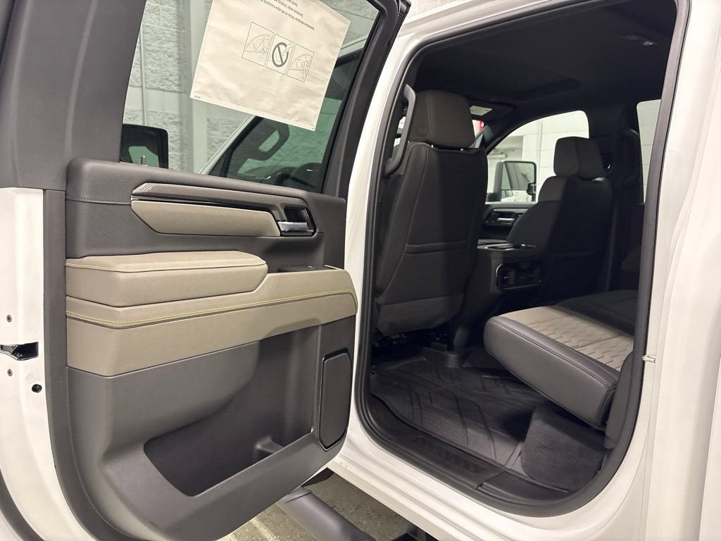 2026 Chevrolet Silverado 2500 HD ZR2 Crew Cab Standard Box 4WD