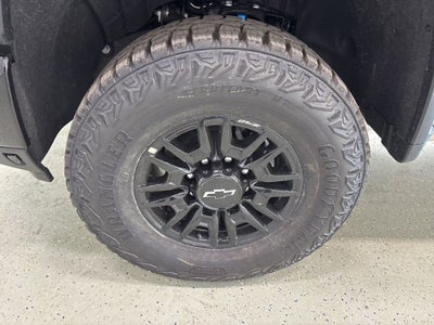 2026 Chevrolet Silverado 2500 HD ZR2 Crew Cab Standard Box 4WD