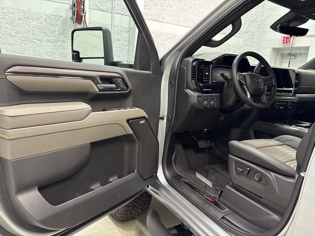 2026 Chevrolet Silverado 2500 HD ZR2 Crew Cab Standard Box 4WD