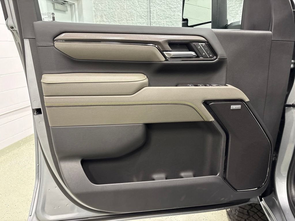 2026 Chevrolet Silverado 2500 HD ZR2 Crew Cab Standard Box 4WD