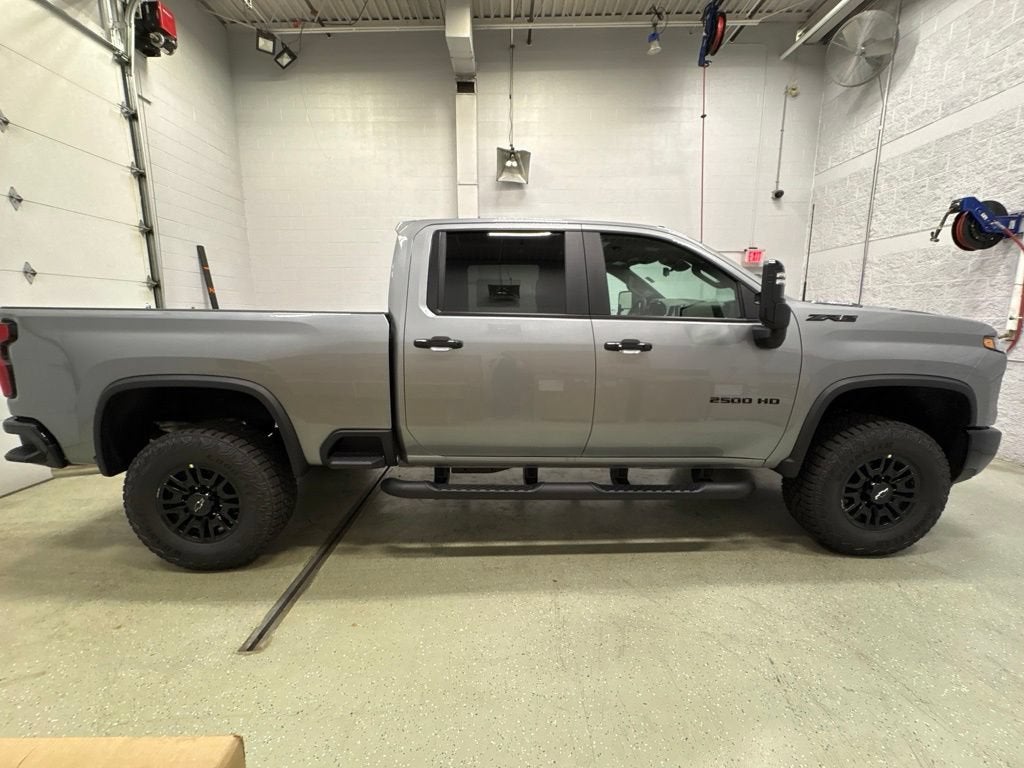 2026 Chevrolet Silverado 2500 HD ZR2 Crew Cab Standard Box 4WD