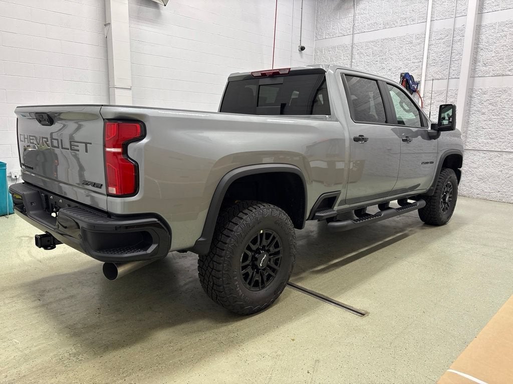 2026 Chevrolet Silverado 2500 HD ZR2 Crew Cab Standard Box 4WD