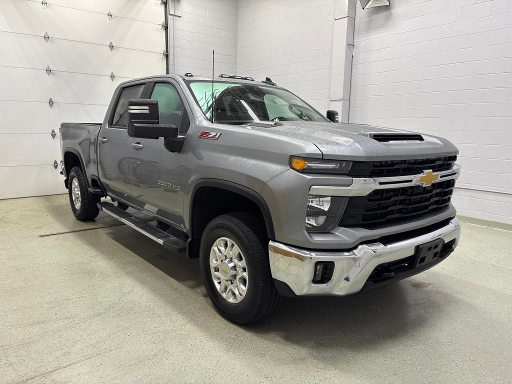 Used 2024 Chevrolet Silverado 3500HD LT with VIN 2GC4YTEY8R1119488 for sale in Rogers, Minnesota
