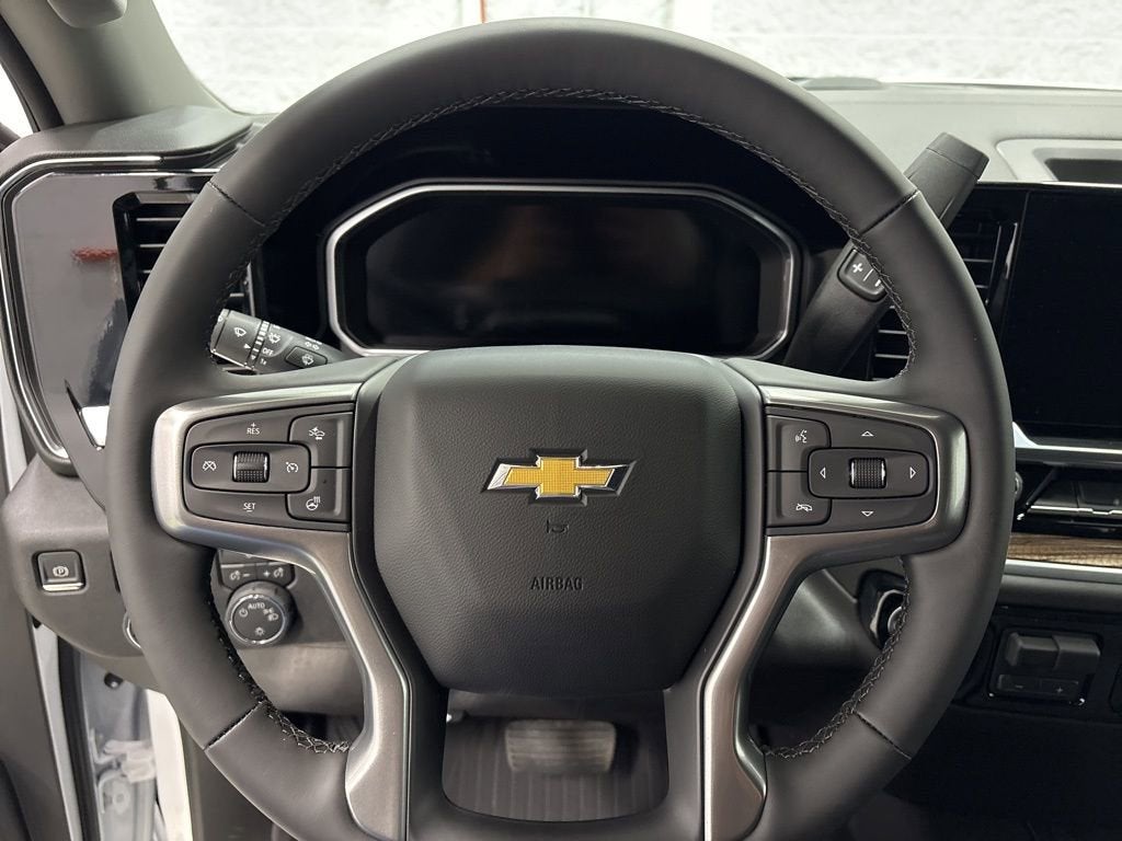 2026 Chevrolet Silverado 1500 LT Crew Cab Short Box 4WD