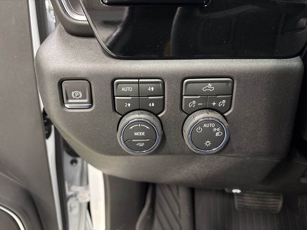 2026 Chevrolet Silverado 1500 LT Crew Cab Short Box 4WD