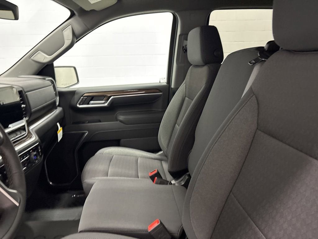 2026 Chevrolet Silverado 1500 LT Crew Cab Short Box 4WD