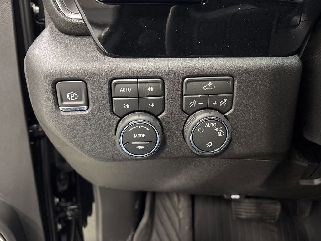 2026 Chevrolet Silverado 1500 LT Crew Cab Short Box 4WD