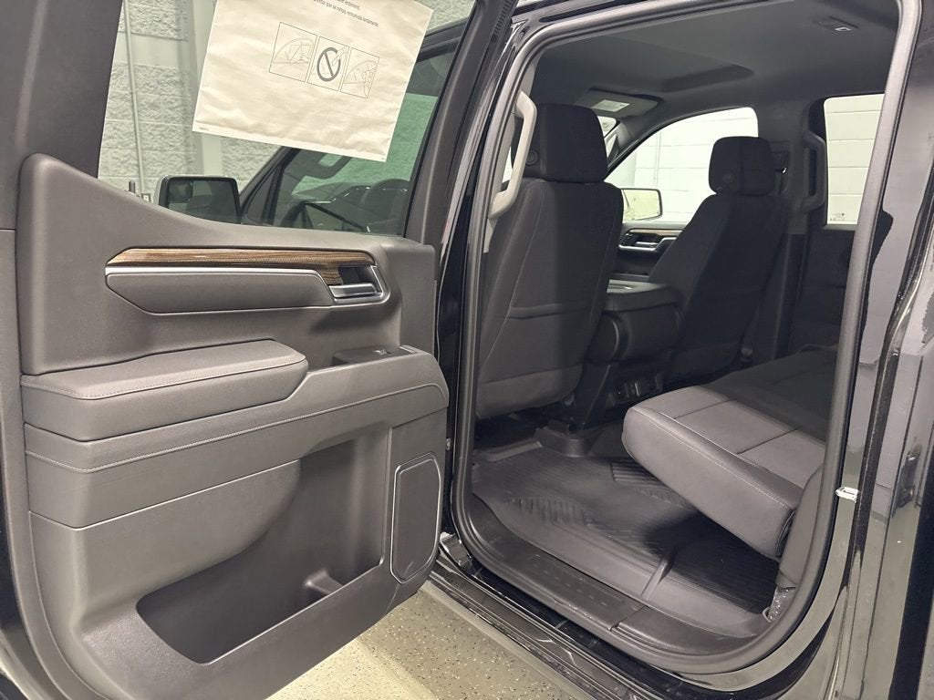 2026 Chevrolet Silverado 1500 LT Crew Cab Short Box 4WD