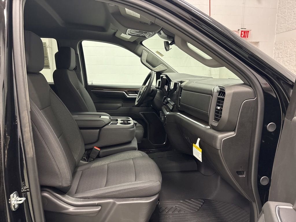 2026 Chevrolet Silverado 1500 LT Crew Cab Short Box 4WD