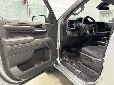 2026 Chevrolet Silverado 1500 LT Crew Cab Short Box 4WD