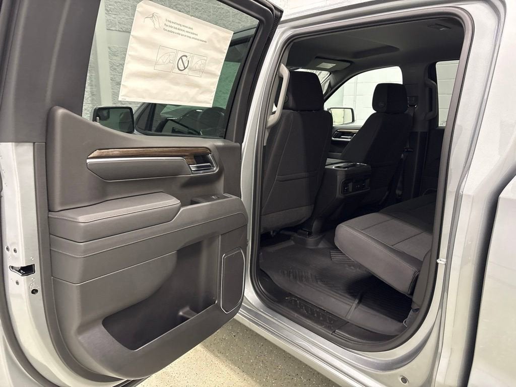 2026 Chevrolet Silverado 1500 LT Crew Cab Short Box 4WD